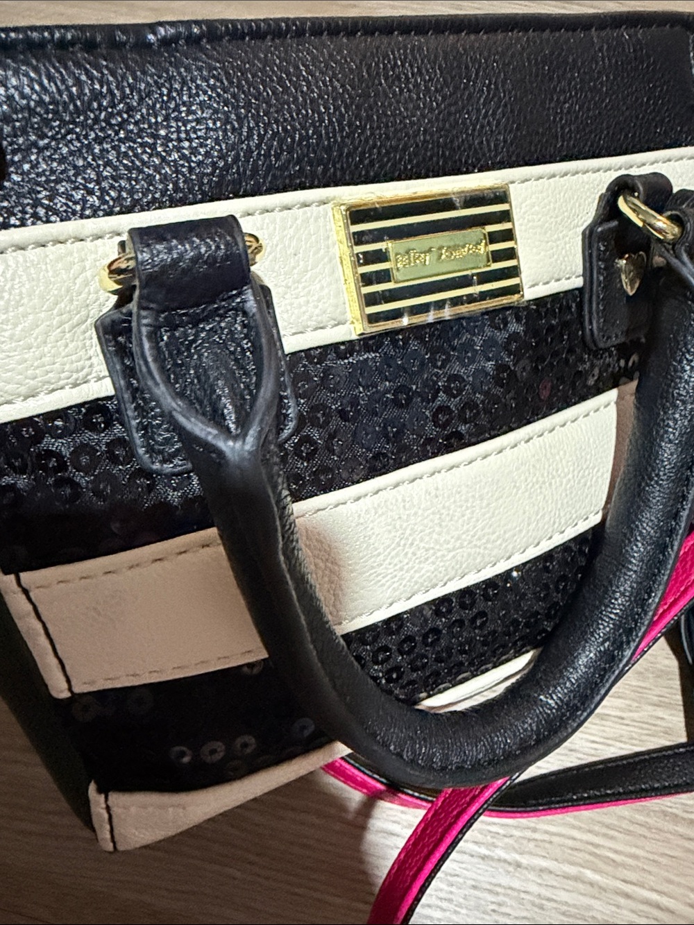 Betsey Johnson Black Cream Sequined Crossbody with Hot Pink Strap & Tassel Star - Picture 15 of 15